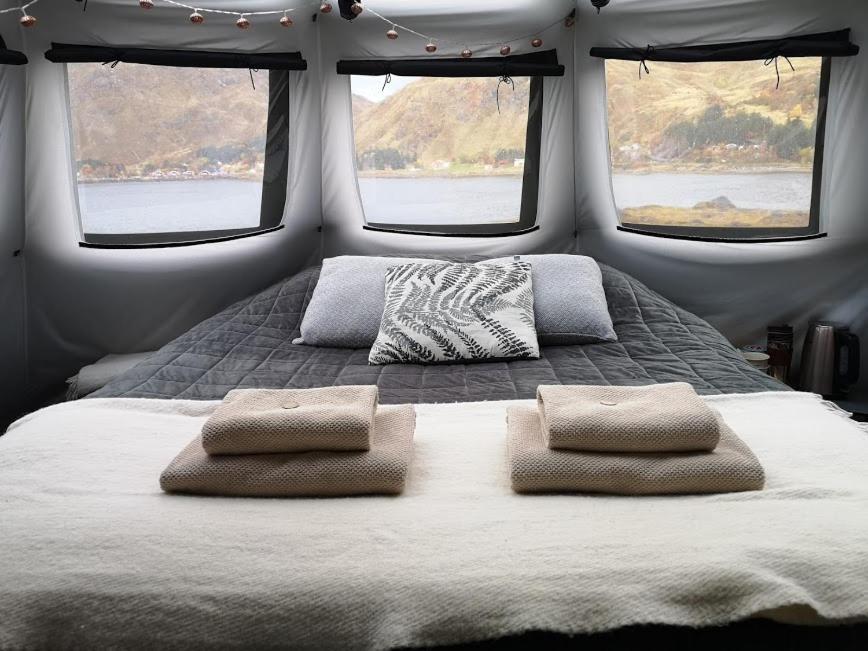 Отель Glamping Lofoten Kongsjorda Экстерьер фото